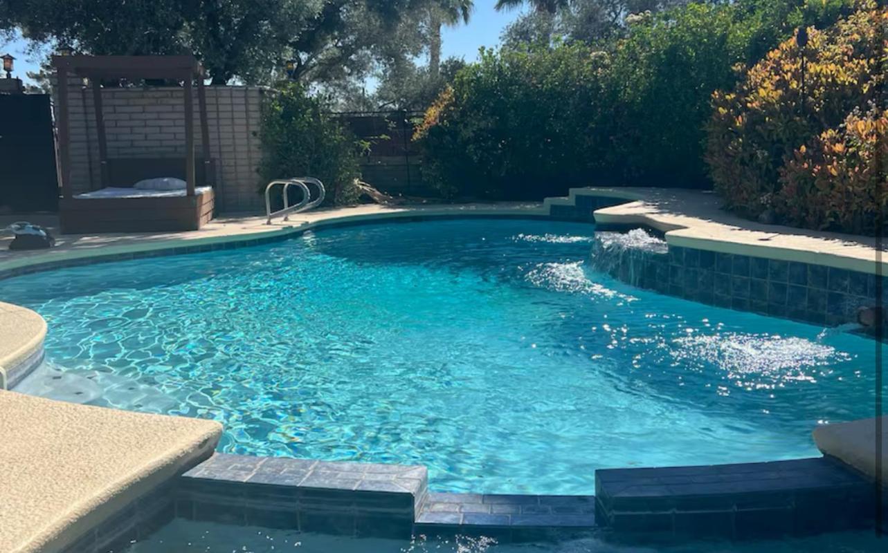 Vegas Luxury - Only Mins From The Vegas Strip!!! Holiday home